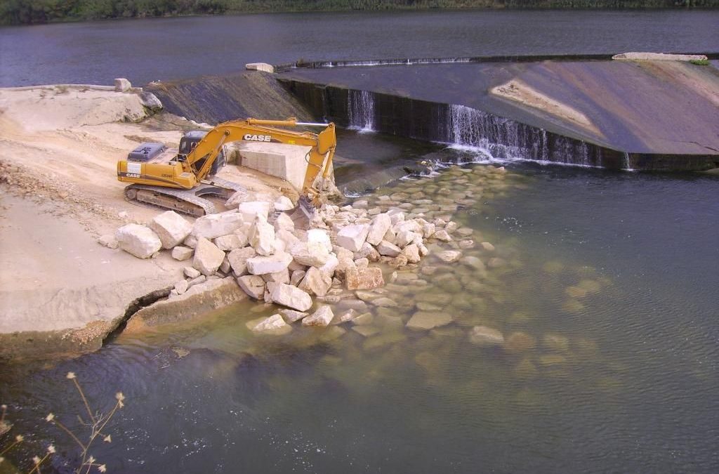 Construcción de escalas para peces en el azud de Xerta