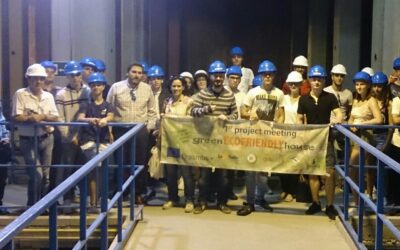 Un grupo de estudiantes visita la desaladora de Carboneras dentro del programa de actividades del proyecto Erasmus+ de Asociaciones Escolares «GreenECOFRIENLYhouse”.